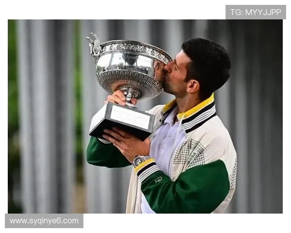 德约科维奇再创辉煌强势夺冠引领新赛季网球格局震动