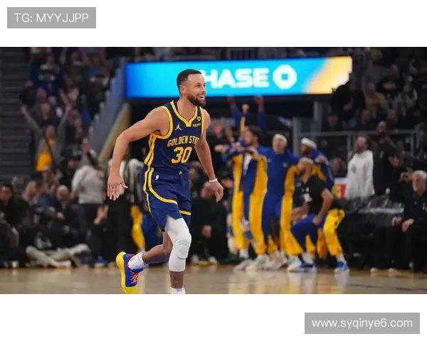 NBA最新动态：詹姆斯突破历史纪录库里带队继续领跑西部季后赛席位激烈竞争