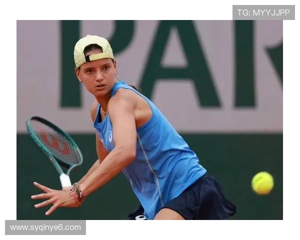 网球巨星复出迎战新生代选手 引发赛季最大看点与期待